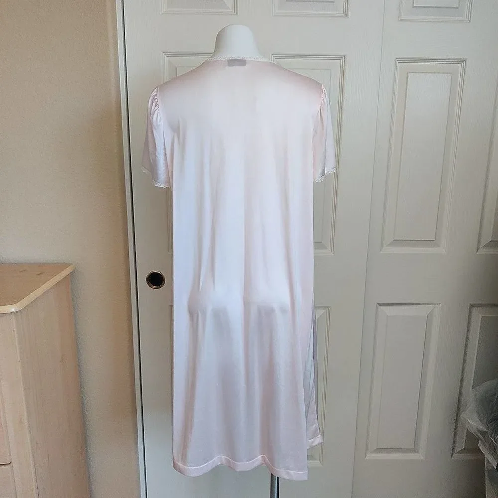 Vintage Vanity Fair short sleeve button front nightgown housecoat M